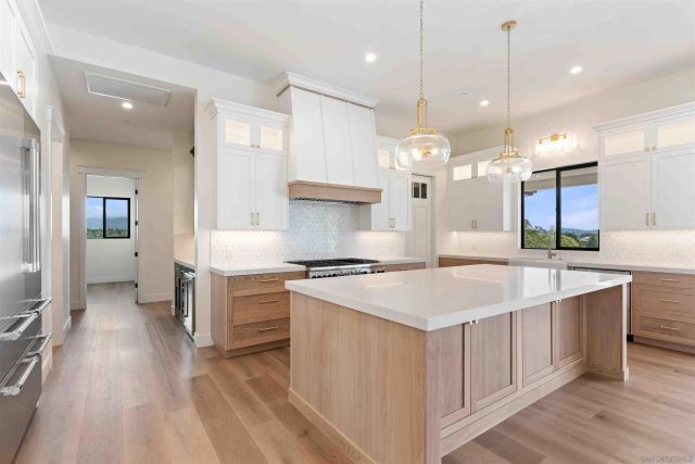 575 Twin Country Lane, Fallbrook, CA 92028