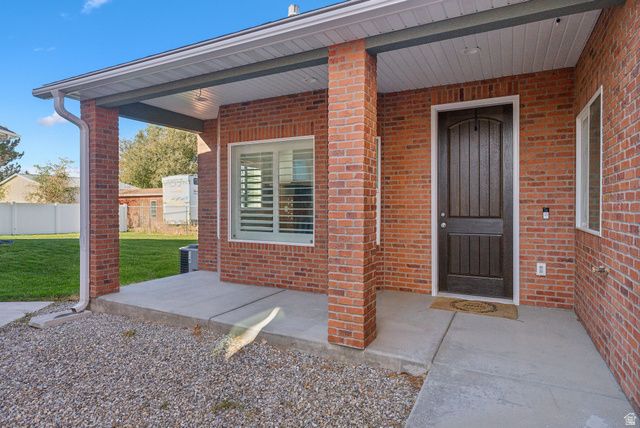 967 W YAMADA CT, Syracuse, UT 84075