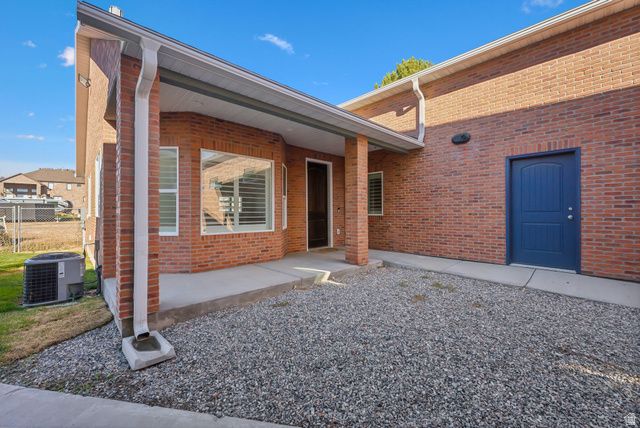 967 W YAMADA CT, Syracuse, UT 84075