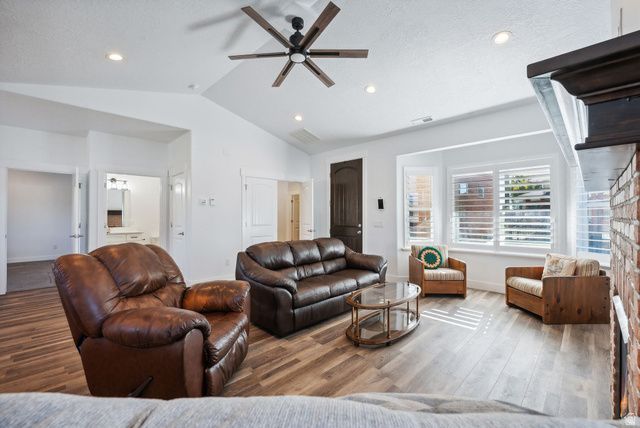 967 W YAMADA CT, Syracuse, UT 84075