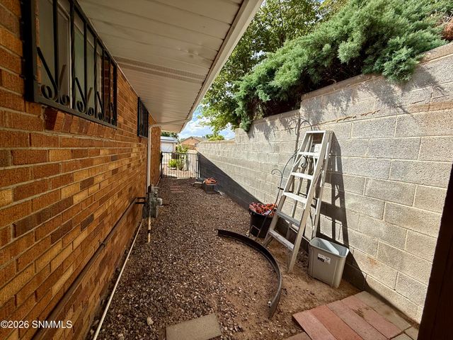 1650 Mariposa Drive, Las Cruces, NM 88001