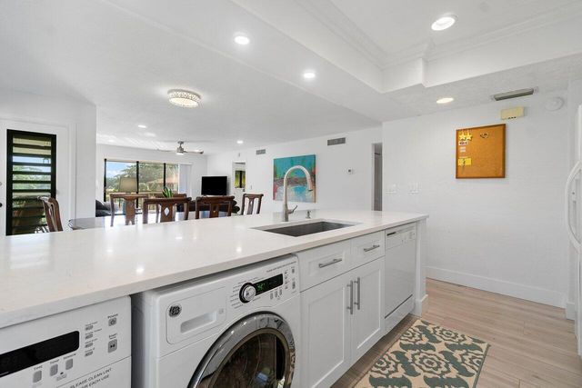 655 Brackenwood Cove, Palm Beach Gardens, FL 33418