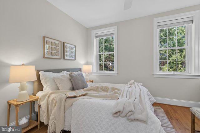 236 WARREN ST NE, Washington, DC 20002