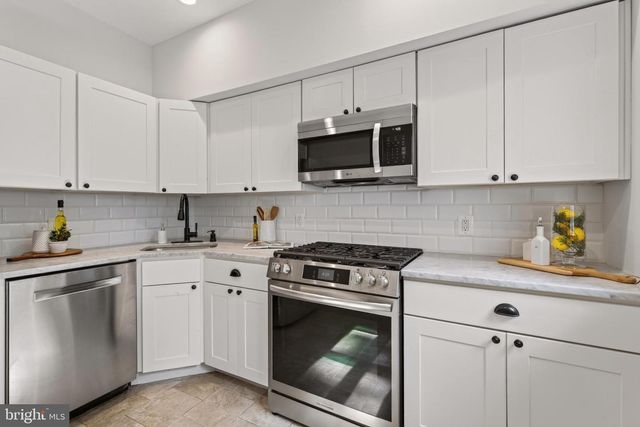 236 WARREN ST NE, Washington, DC 20002