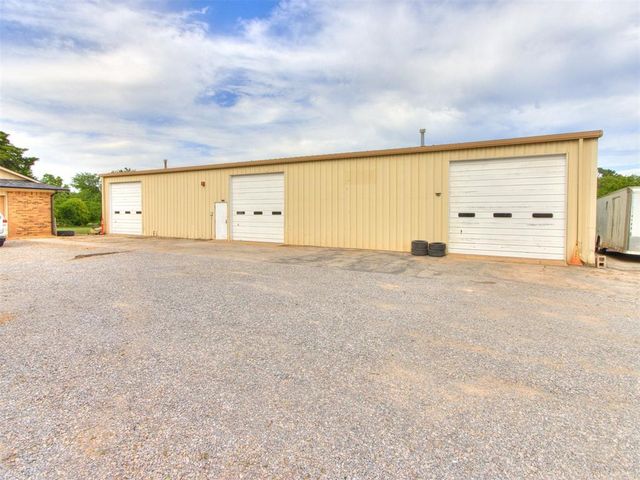 1509 S 29th Street, Chickasha, OK 73018