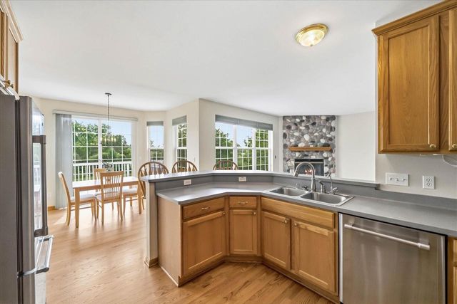 1709 Tumbleweed CIRCLE, West Bend, WI 53095