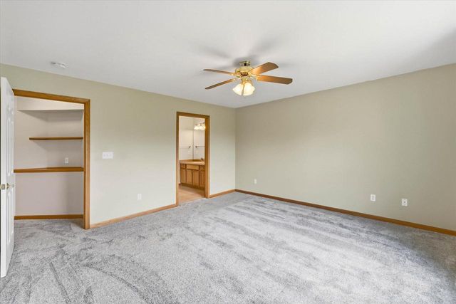 1709 Tumbleweed CIRCLE, West Bend, WI 53095
