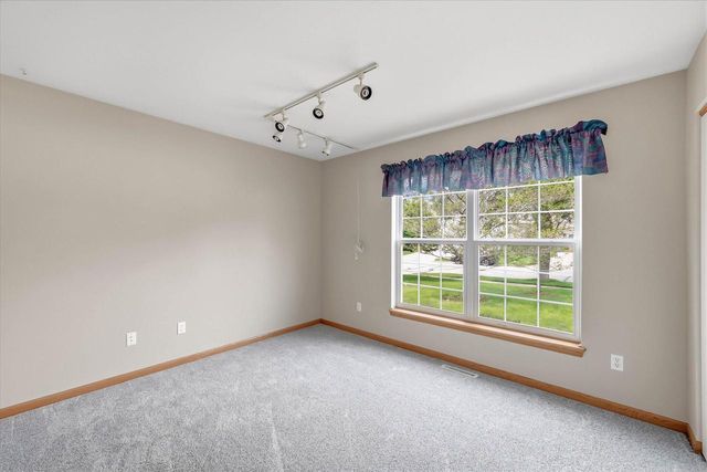 1709 Tumbleweed CIRCLE, West Bend, WI 53095