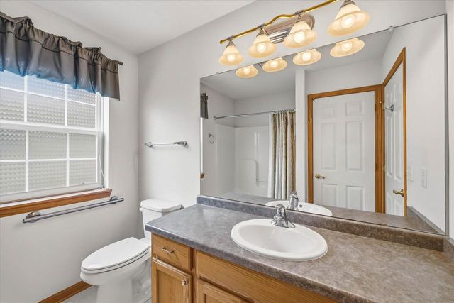 1709 Tumbleweed CIRCLE, West Bend, WI 53095