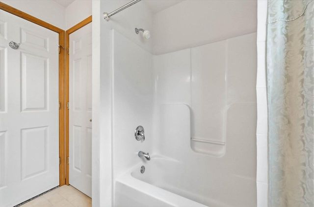 1709 Tumbleweed CIRCLE, West Bend, WI 53095
