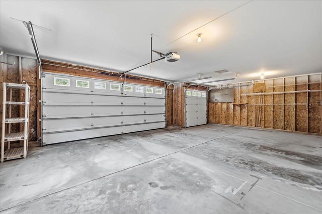 1709 Tumbleweed CIRCLE, West Bend, WI 53095