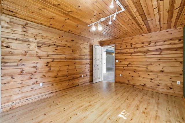 1709 Tumbleweed CIRCLE, West Bend, WI 53095