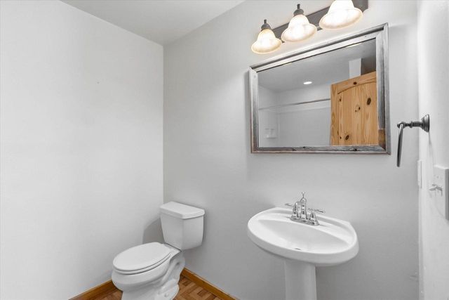 1709 Tumbleweed CIRCLE, West Bend, WI 53095