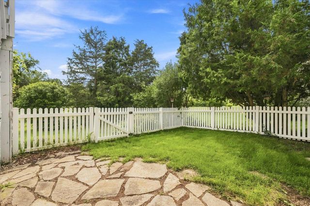 1709 Tumbleweed CIRCLE, West Bend, WI 53095