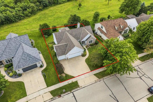 1709 Tumbleweed CIRCLE, West Bend, WI 53095