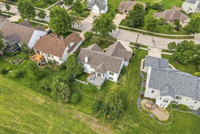 1709 Tumbleweed CIRCLE, West Bend, WI 53095