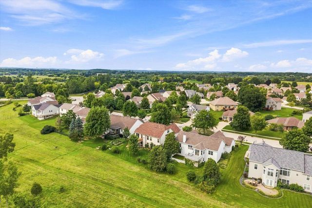 1709 Tumbleweed CIRCLE, West Bend, WI 53095