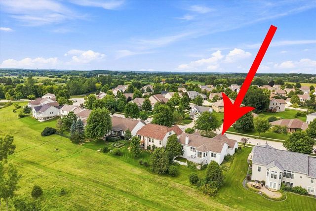 1709 Tumbleweed CIRCLE, West Bend, WI 53095