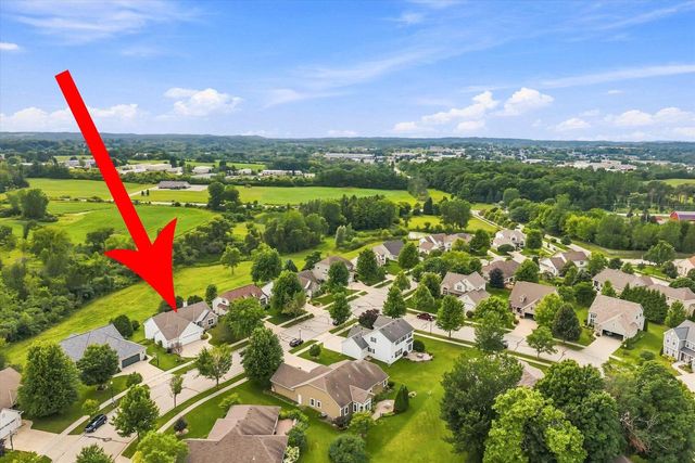 1709 Tumbleweed CIRCLE, West Bend, WI 53095