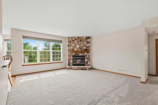 1709 Tumbleweed CIRCLE, West Bend, WI 53095