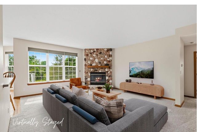 1709 Tumbleweed CIRCLE, West Bend, WI 53095