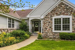 1709 Tumbleweed CIRCLE, West Bend, WI 53095