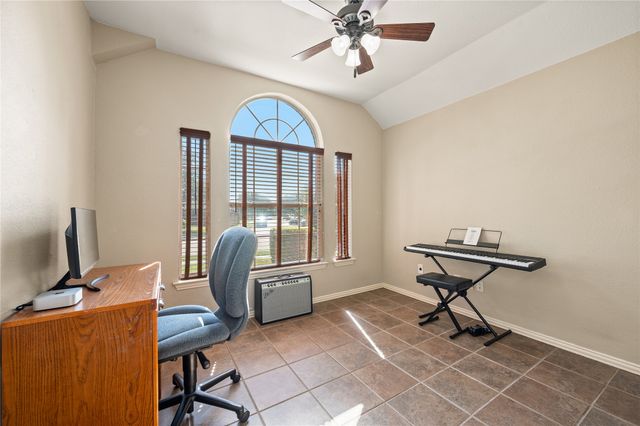 2212 Pinto Lane, Lewisville, TX 75067