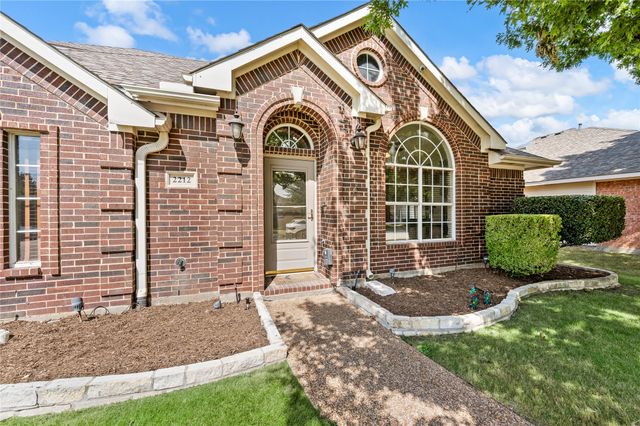 2212 Pinto Lane, Lewisville, TX 75067