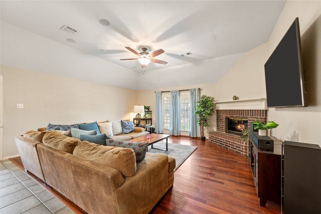 2212 Pinto Lane, Lewisville, TX 75067