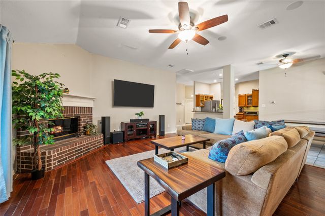2212 Pinto Lane, Lewisville, TX 75067