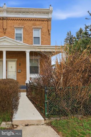 15 S FRONT ST, Darby, PA 19023