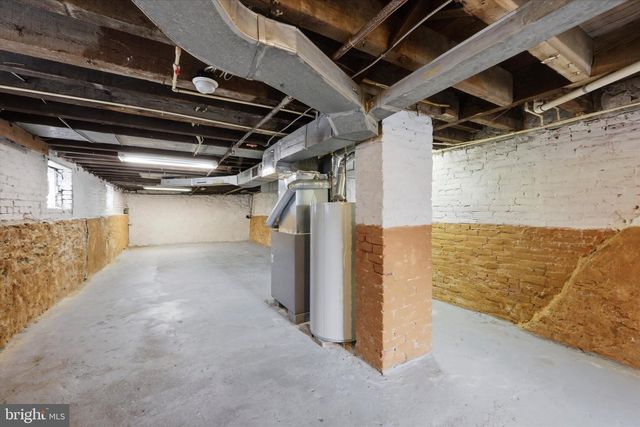 15 S FRONT ST, Darby, PA 19023