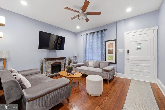 15 S FRONT ST, Darby, PA 19023