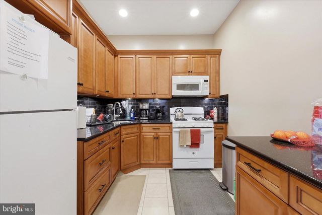 15 S FRONT ST, Darby, PA 19023