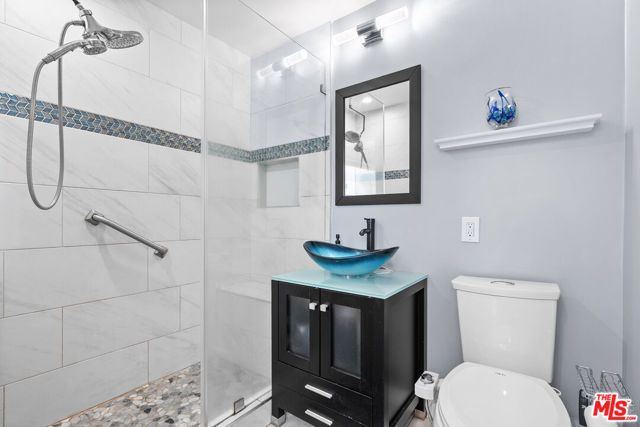 7426 Caldus Avenue, Los Angeles, CA 91406
