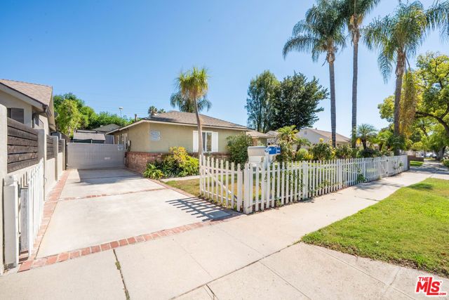 7426 Caldus Avenue, Los Angeles, CA 91406