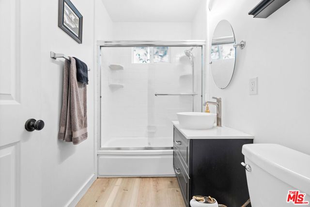 7426 Caldus Avenue, Los Angeles, CA 91406