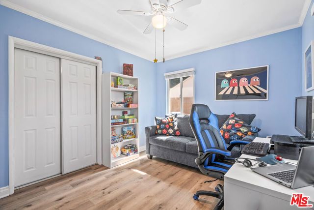 7426 Caldus Avenue, Los Angeles, CA 91406