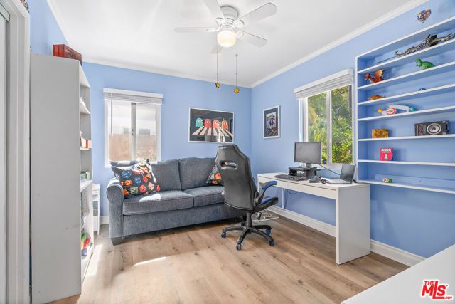 7426 Caldus Avenue, Los Angeles, CA 91406