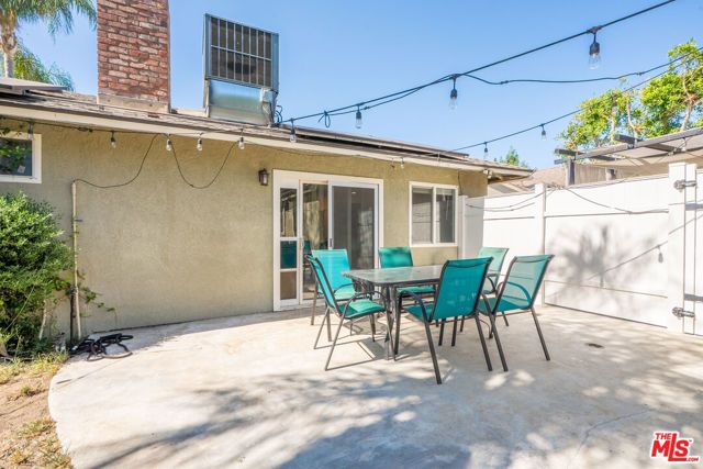 7426 Caldus Avenue, Los Angeles, CA 91406