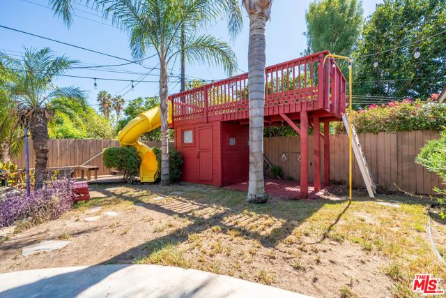 7426 Caldus Avenue, Los Angeles, CA 91406