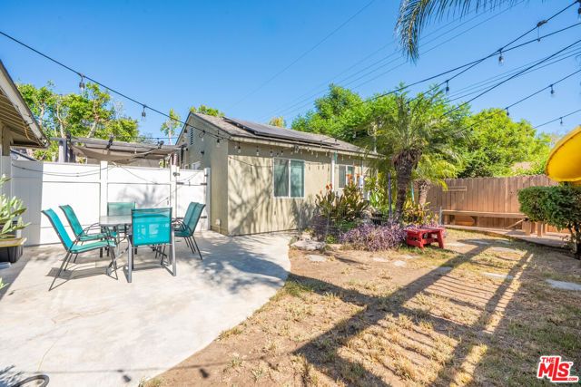 7426 Caldus Avenue, Los Angeles, CA 91406