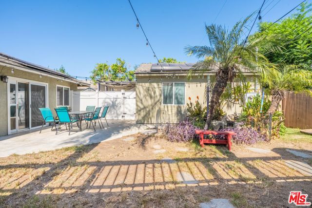 7426 Caldus Avenue, Los Angeles, CA 91406