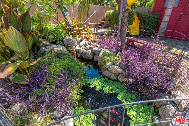 7426 Caldus Avenue, Los Angeles, CA 91406