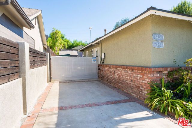 7426 Caldus Avenue, Los Angeles, CA 91406
