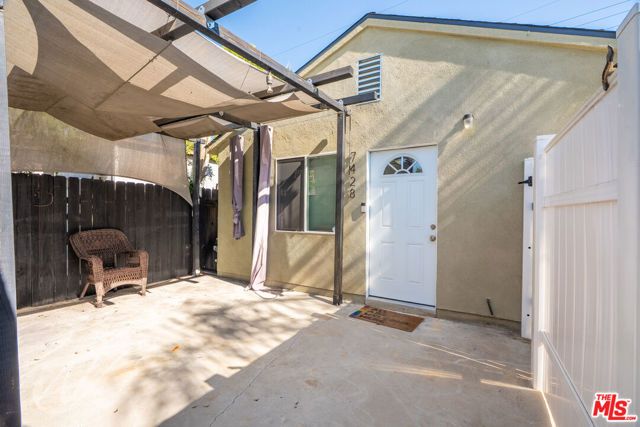 7426 Caldus Avenue, Los Angeles, CA 91406