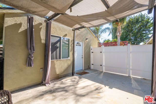 7426 Caldus Avenue, Los Angeles, CA 91406
