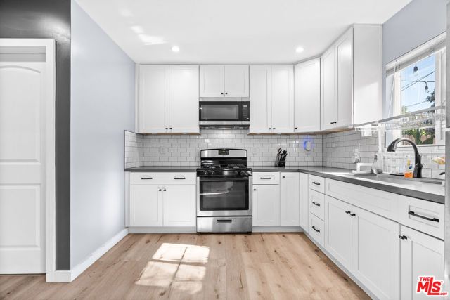 7426 Caldus Avenue, Los Angeles, CA 91406