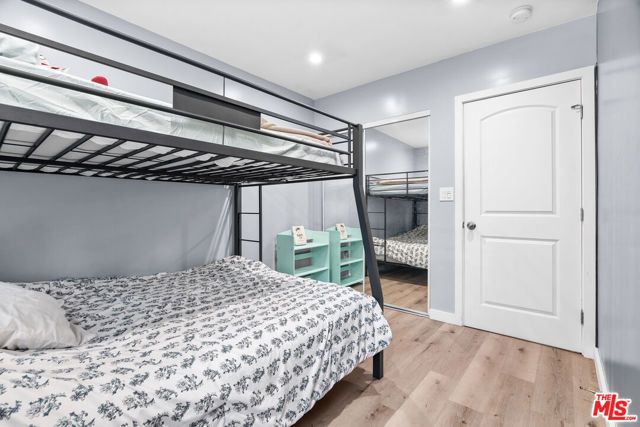 7426 Caldus Avenue, Los Angeles, CA 91406