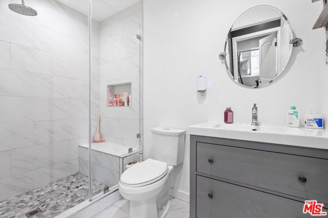 7426 Caldus Avenue, Los Angeles, CA 91406